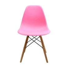 Cargar imagen en el visor de la galería, Silla Plastica Elegante Rosada Patas De Madera
