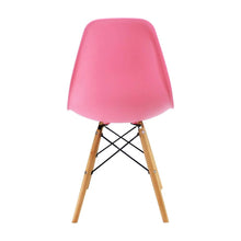 Cargar imagen en el visor de la galería, Silla Plastica Elegante Rosada Patas De Madera
